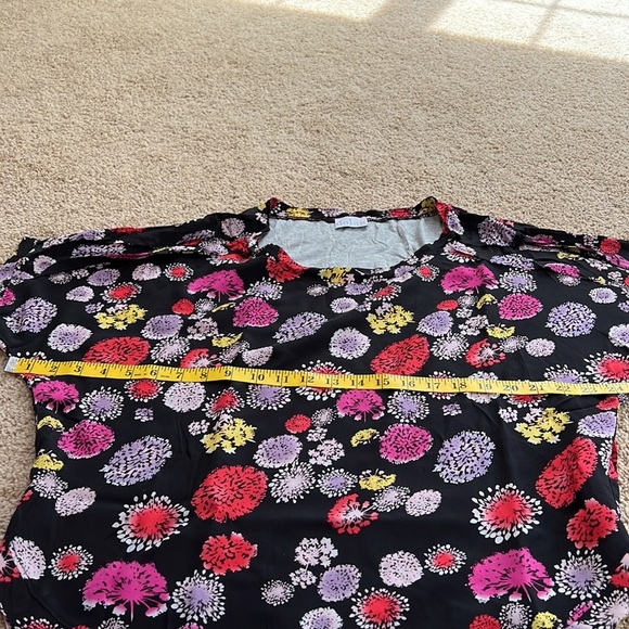 DOLAN size M black multi pleated shoulder silk top - Picture 8 of 8